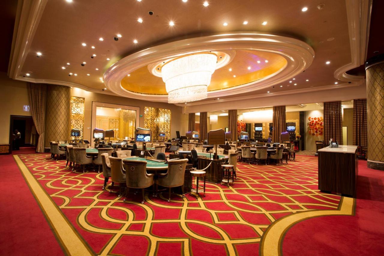 City Of Dreams - Nuewa Manila Paranaque City Eksteriør billede